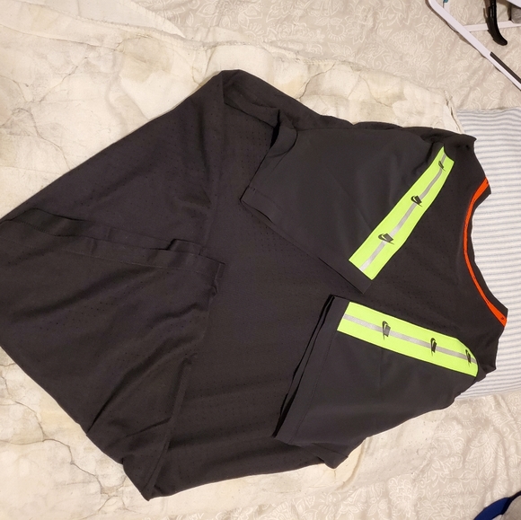 Nike run wild